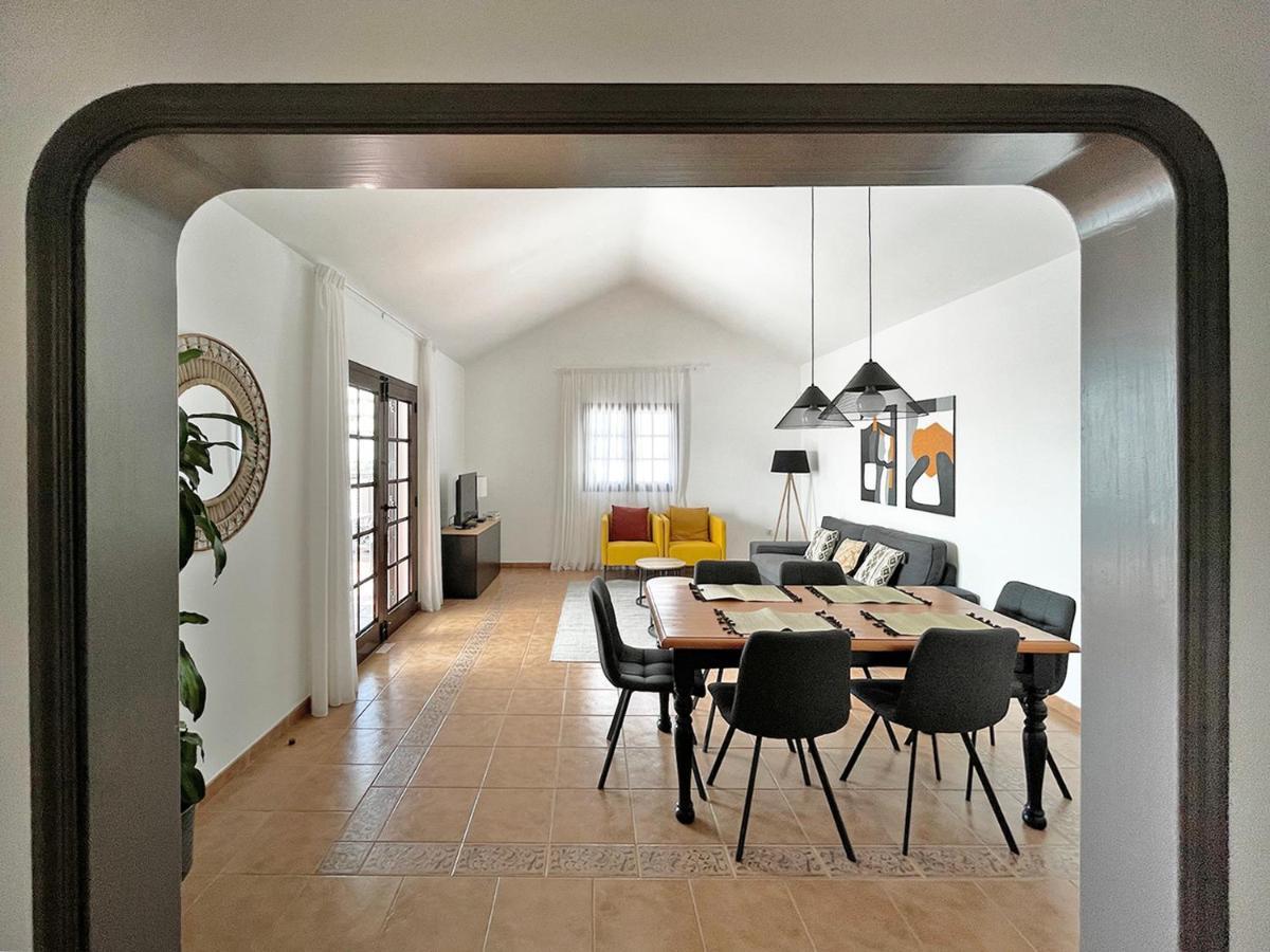 Villa Charlotte Tías Екстериор снимка